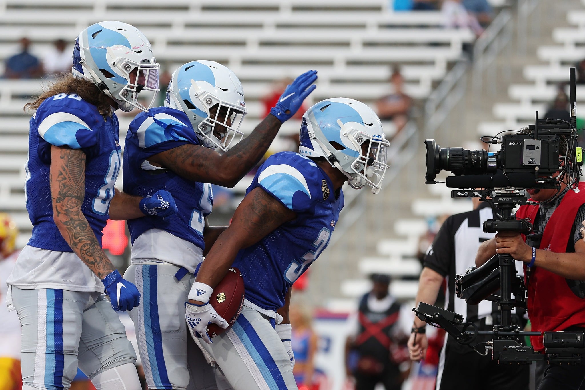 Breakers' game-winning touchdown! 