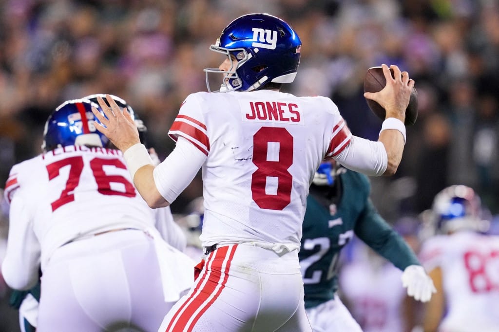 Ron Rivera Loses Late Gamble, and Giants Win Their First Game