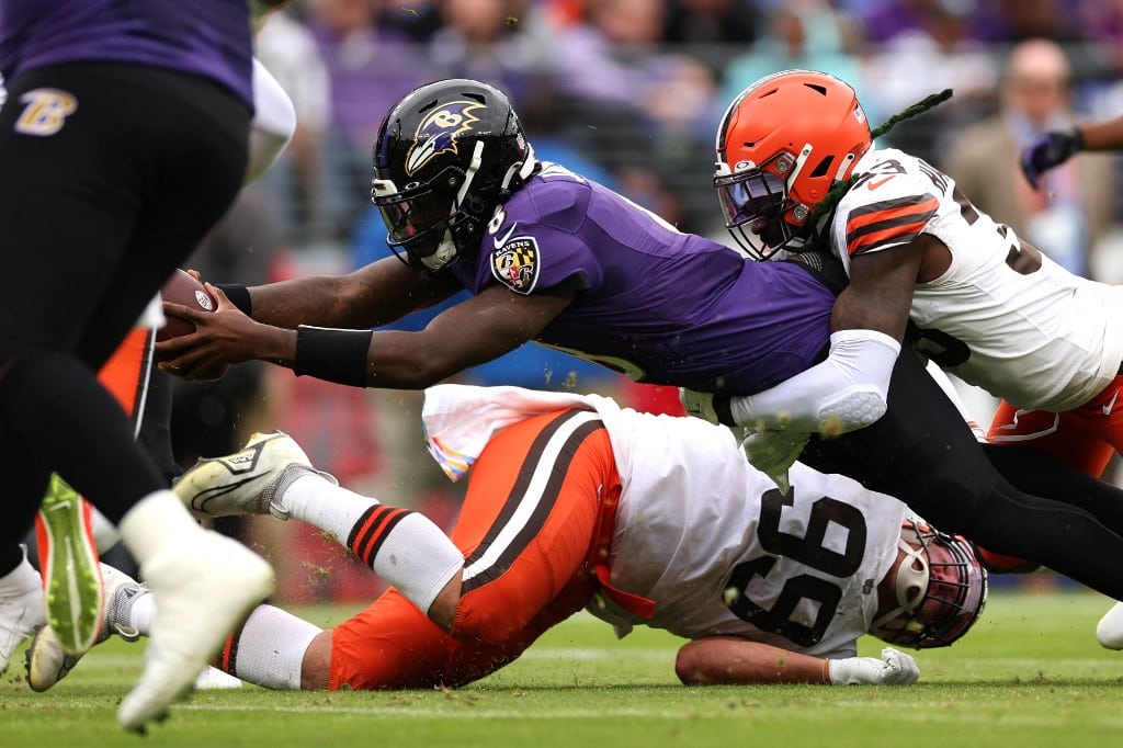 NFL: Baltimore Ravens overwhelm Cleveland Browns