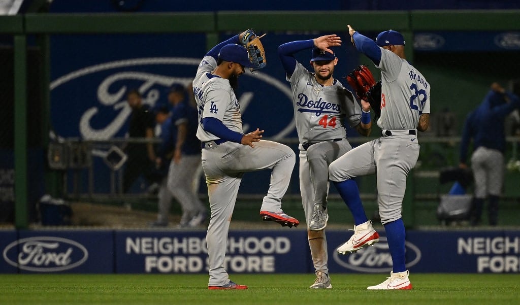 Los Angeles Dodgers Celebrate vs Pittsburgh Pirates