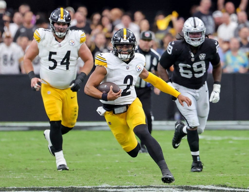 Justin Fields - Steelers v Raiders