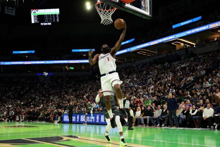 Los Angeles Clippers v Minnesota Timberwolves - Emirates NBA Cup