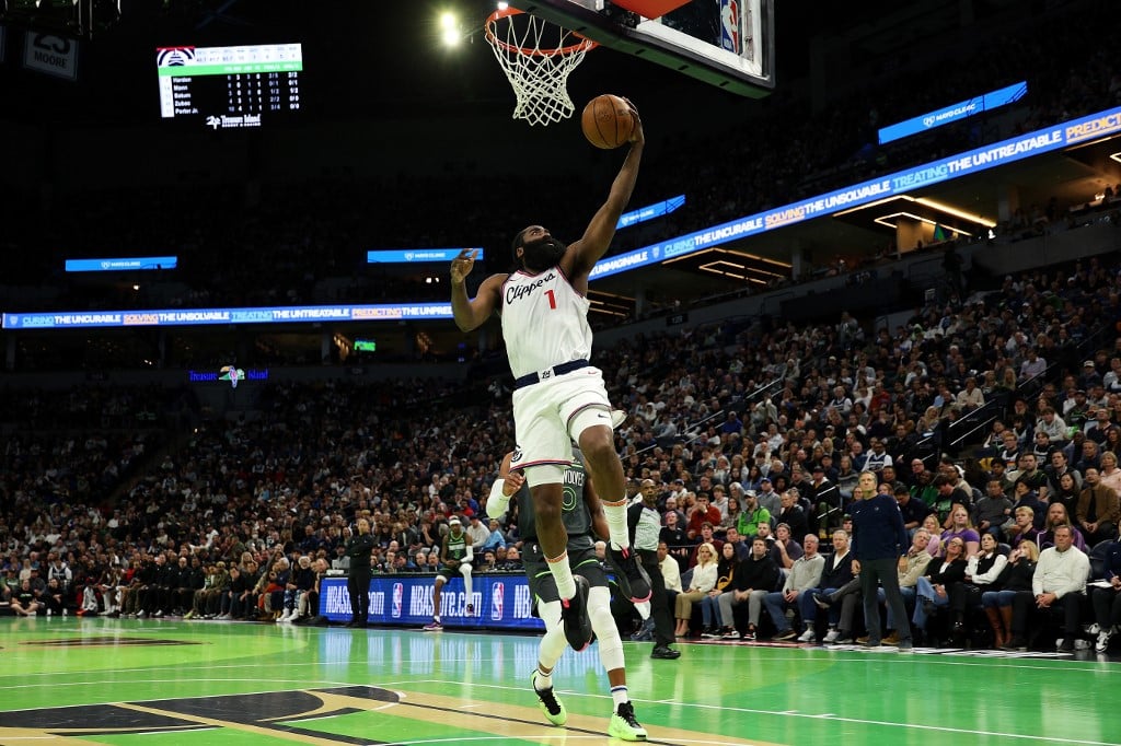 Los Angeles Clippers v Minnesota Timberwolves - Emirates NBA Cup