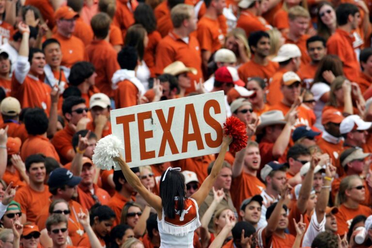 Fans Cheer for The Texas Longhorns